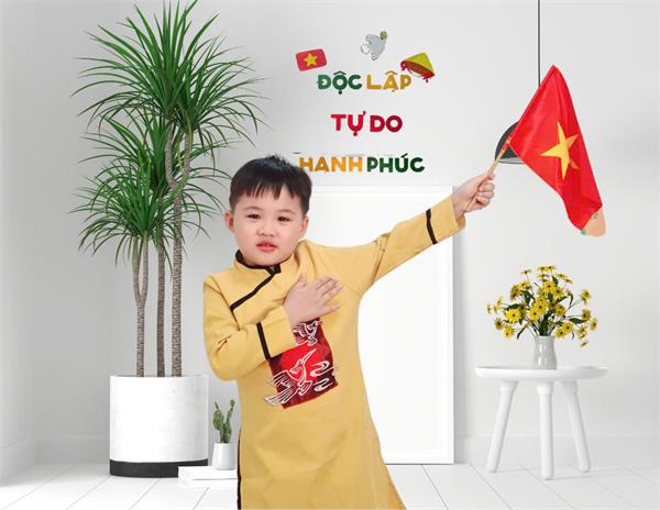 Hoạt động chào mừng ngày 30-4 của các bạn lớp 5TA4