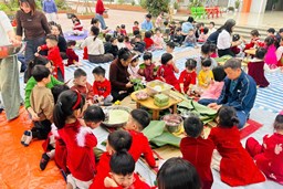 TRƯỜNG MẦM NON HỢP THANH TỔ CHỨC HOẠT ĐỘNG GÓI BÁNH CHƯNG CHO TRẺ