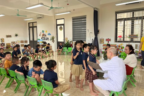 TỔ CHỨC KHÁM TIM MẠCH CHO HỌC SINH,CHUNG TAY CHĂM SÓC SỨC KHỎE TRẺ EM
