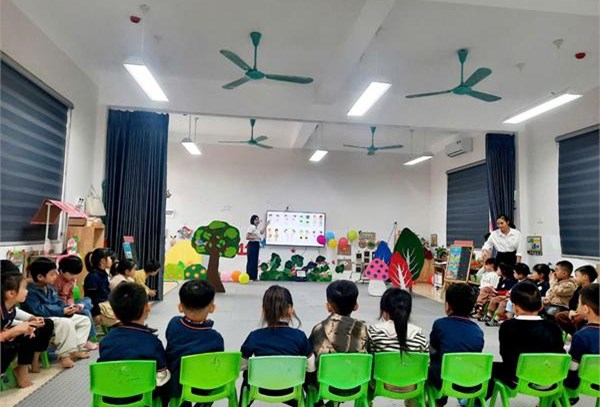 Biểu diễn Gà gáy le te