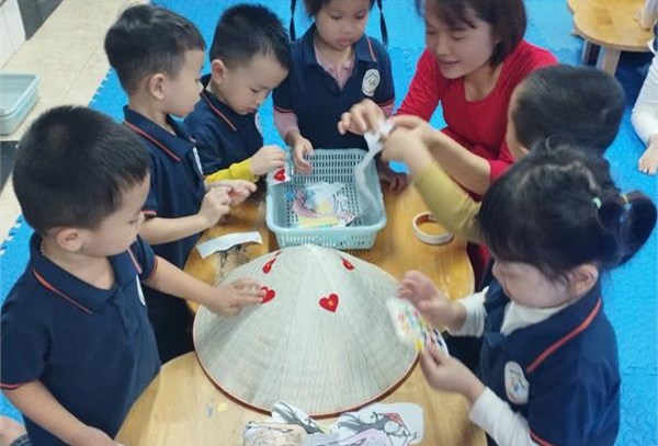 Biểu diễn Một vòng Việt Nam